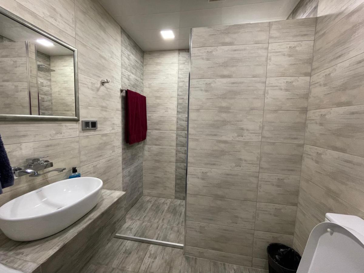 One Day Hotel Erevan Esterno foto