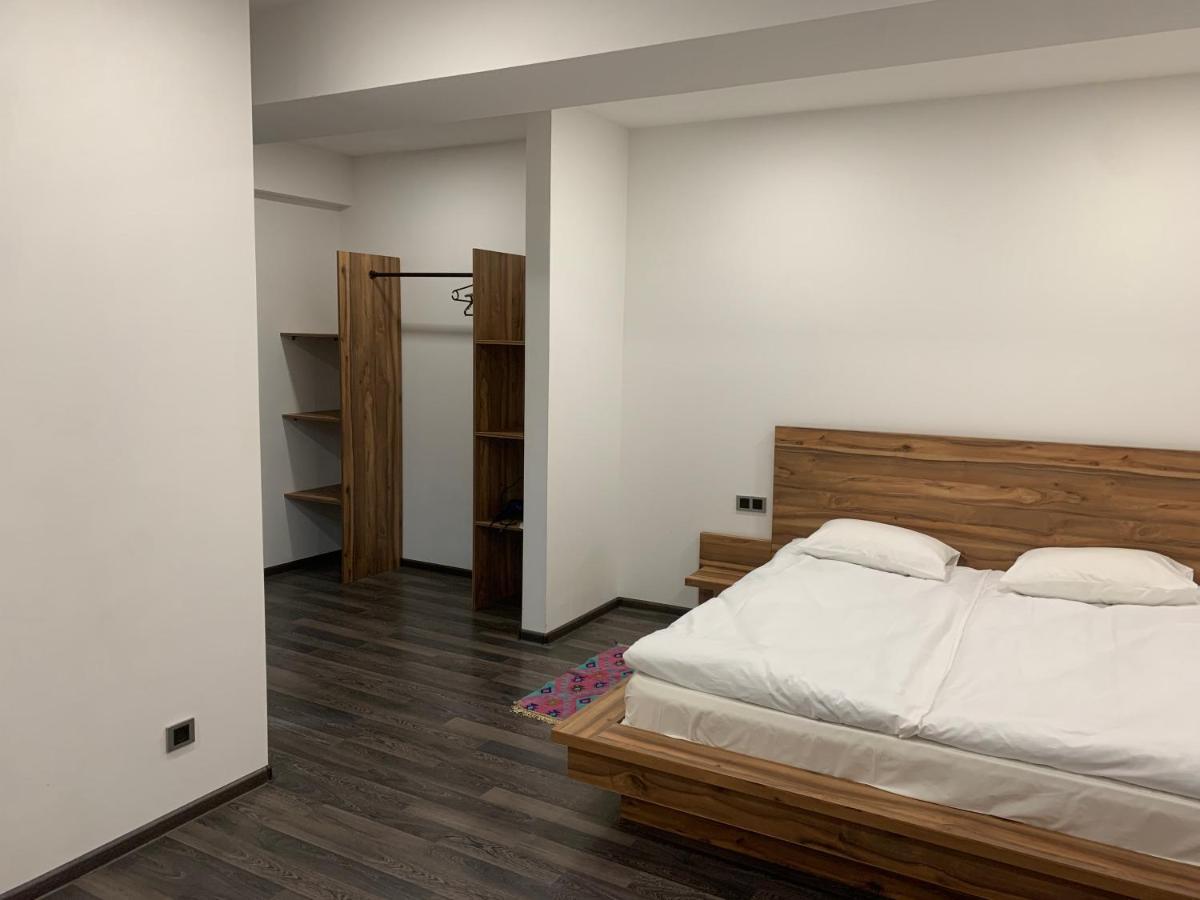 One Day Hotel Erevan Esterno foto