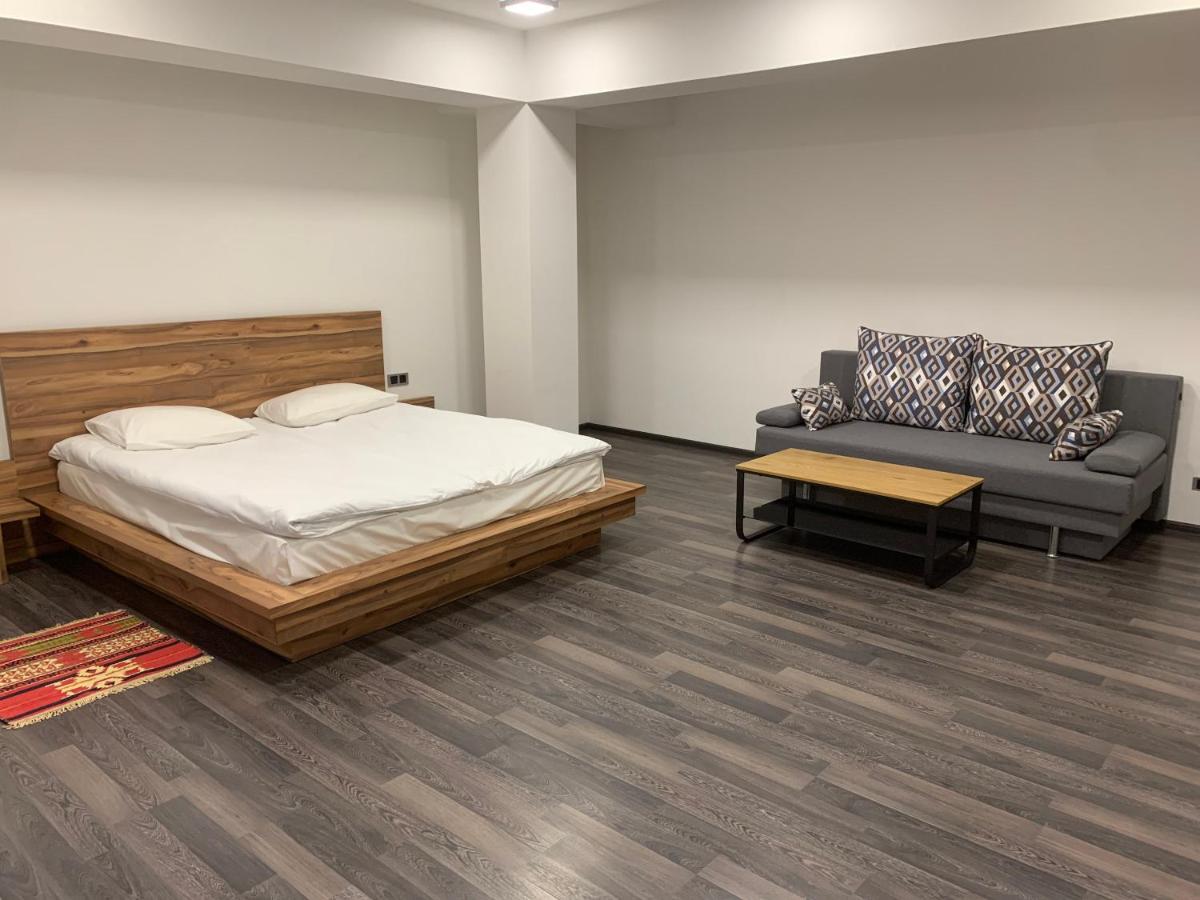 One Day Hotel Erevan Esterno foto