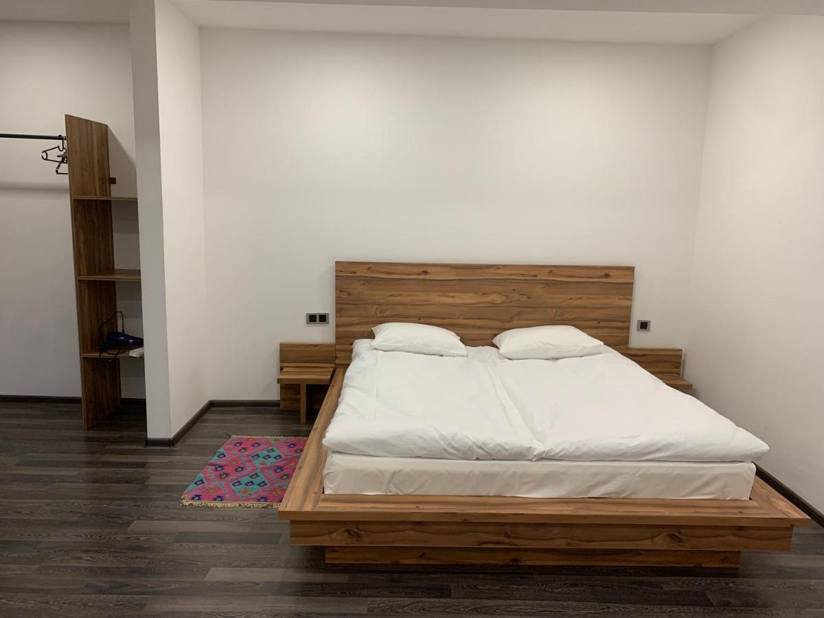 One Day Hotel Erevan Esterno foto