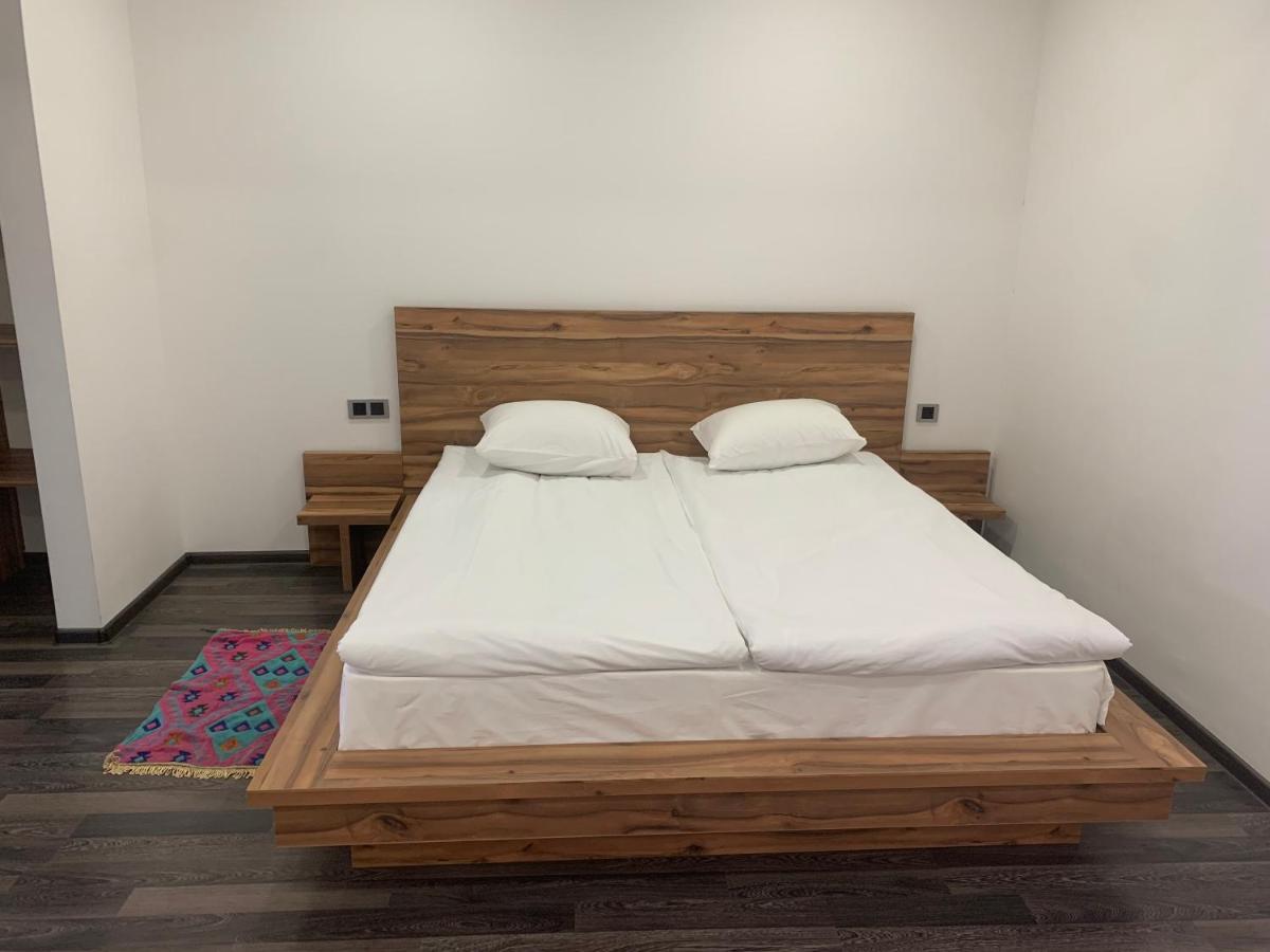One Day Hotel Erevan Esterno foto