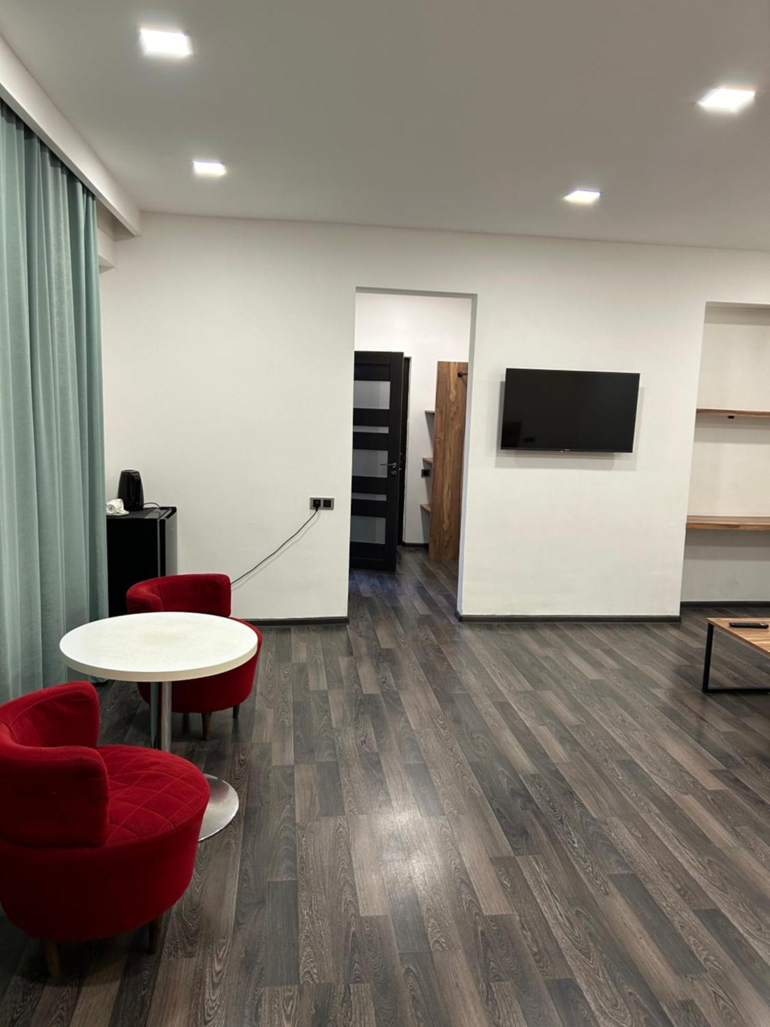 One Day Hotel Erevan Esterno foto